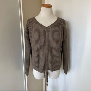 5 FOR $25 SALE 💗 Women's Brown V-Neck Sweater